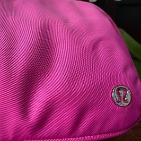 Lululemon SONIC PINK Everywhere Belt Bag 1L - Picture 12 of 13